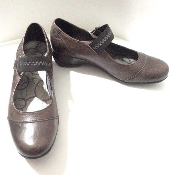 Fluchos dark brown leather slip in shoes - Picture 9 of 9
